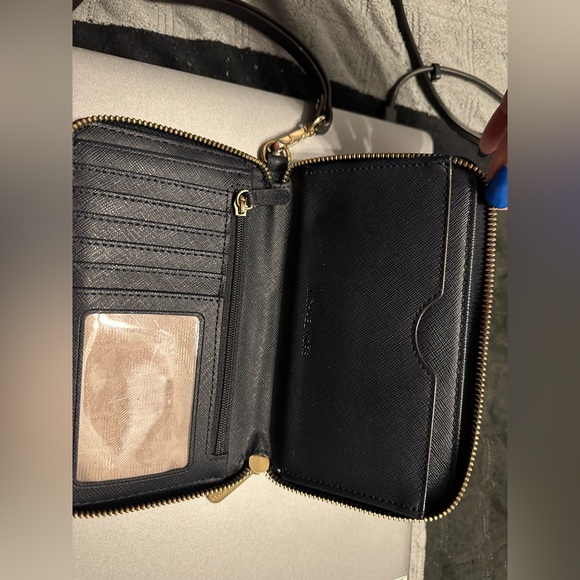 Michael Kors wallet - Picture 2 of 2